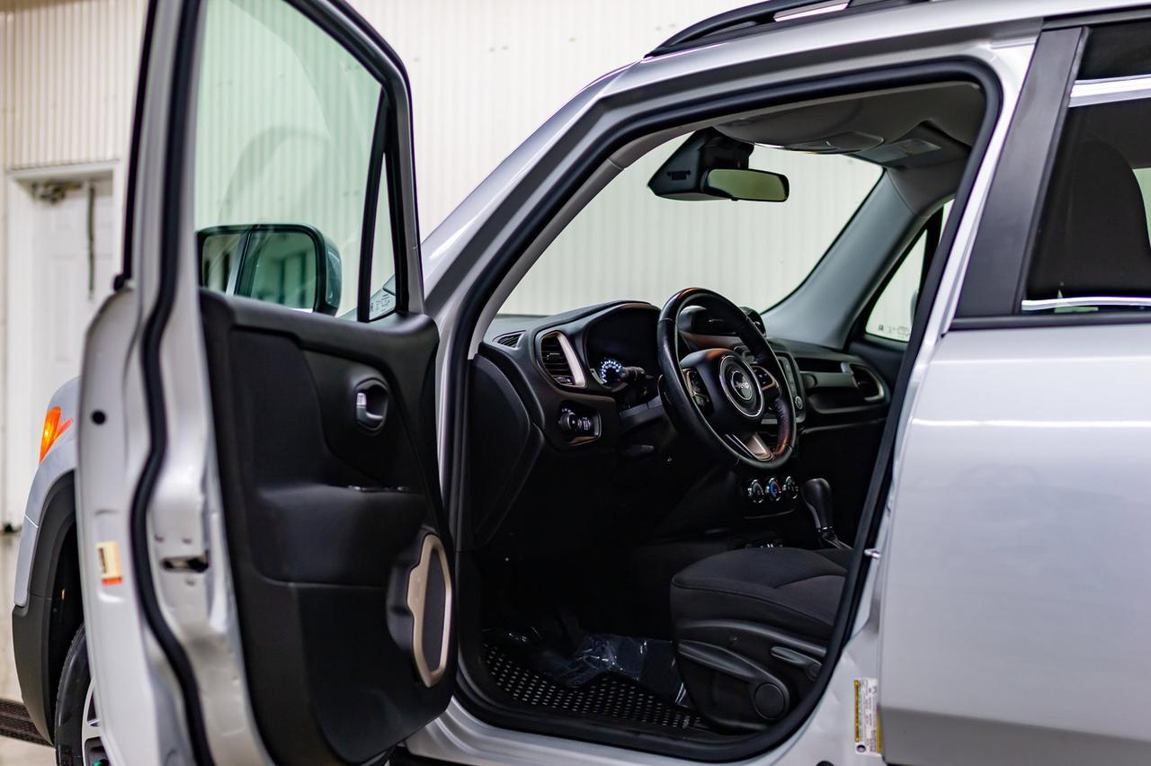 2016 Jeep Renegade 4x4 North BCam Red Deer AB