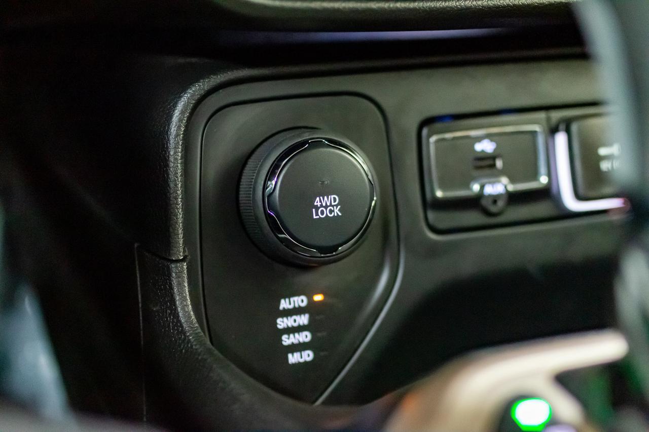 2016 Jeep Renegade 4x4 North BCam Red Deer AB