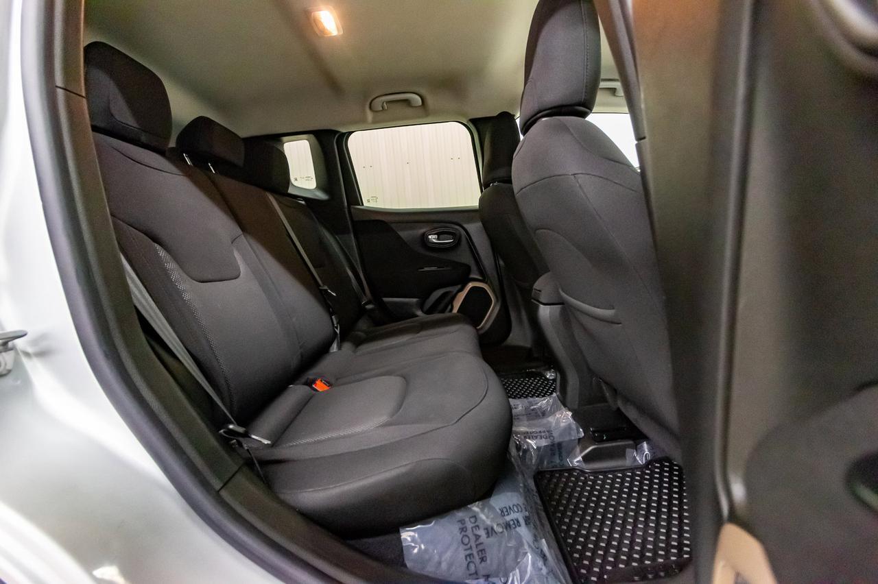 2016 Jeep Renegade 4x4 North BCam Red Deer AB