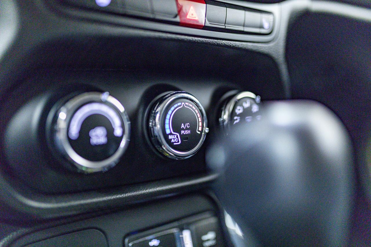 2016 Jeep Renegade 4x4 North Heated Seats Red Deer AB