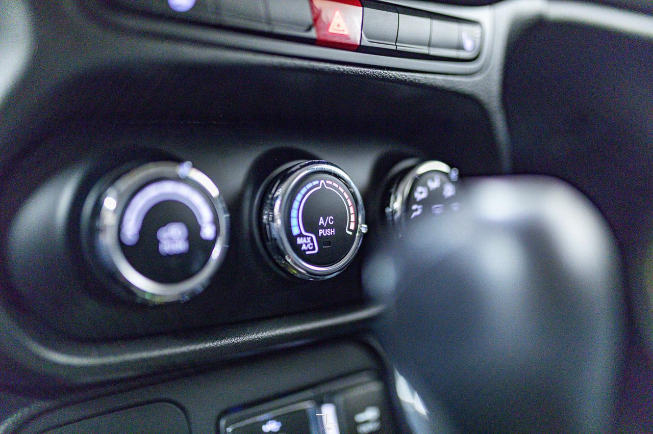 2016 Jeep Renegade 4x4 North Heated Seats Red Deer AB