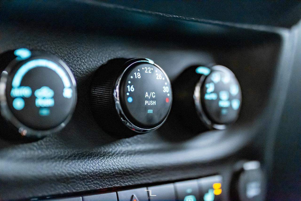 2016 Jeep Wrangler Unlimited 4x4 Rubicon Leather Nav Winch Red Deer AB