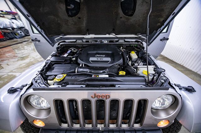 2016 Jeep Wrangler Unlimited 4x4 Sahara 75th Anniversary Leather Nav Red Deer AB