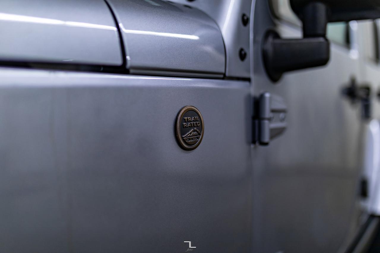 2016 Jeep Wrangler Unlimited 4x4 Sahara 75th Anniversary Leather Nav Red Deer AB