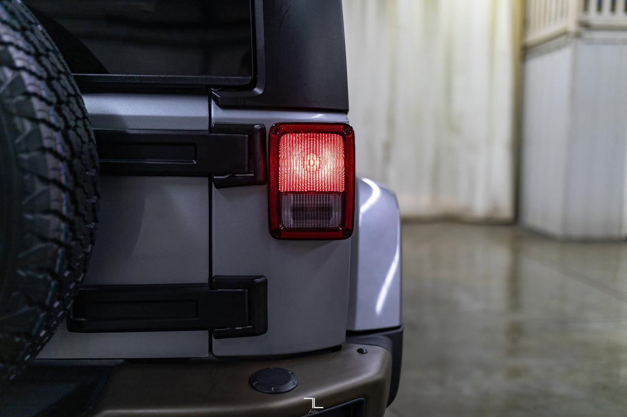 2016 Jeep Wrangler Unlimited 4x4 Sahara 75th Anniversary Leather Nav Red Deer AB