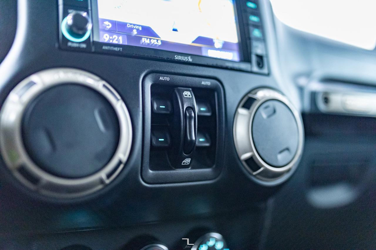 2016 Jeep Wrangler Unlimited 4x4 Sahara 75th Anniversary Leather Nav Red Deer AB