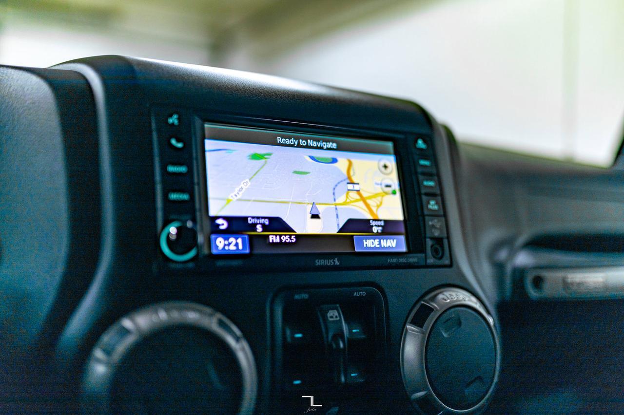 2016 Jeep Wrangler Unlimited 4x4 Sahara 75th Anniversary Leather Nav Red Deer AB