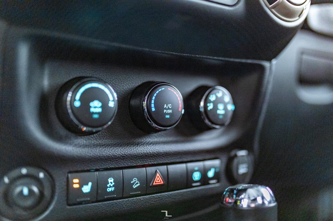 2016 Jeep Wrangler Unlimited 4x4 Sahara 75th Anniversary Leather Nav Red Deer AB