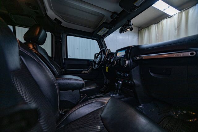 2016 Jeep Wrangler Unlimited 4x4 Sahara 75th Anniversary Leather Nav Red Deer AB