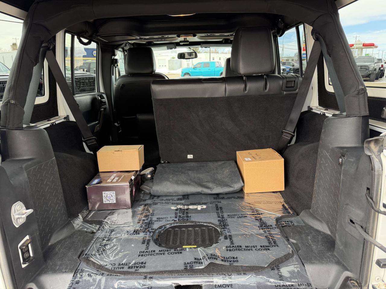 2016 Jeep Wrangler Unlimited 75th Anniversary 4WD V6 | Freedom Hardtop | Remote Start | Heated Seats | Alpine Audio | Towing Redwater AB