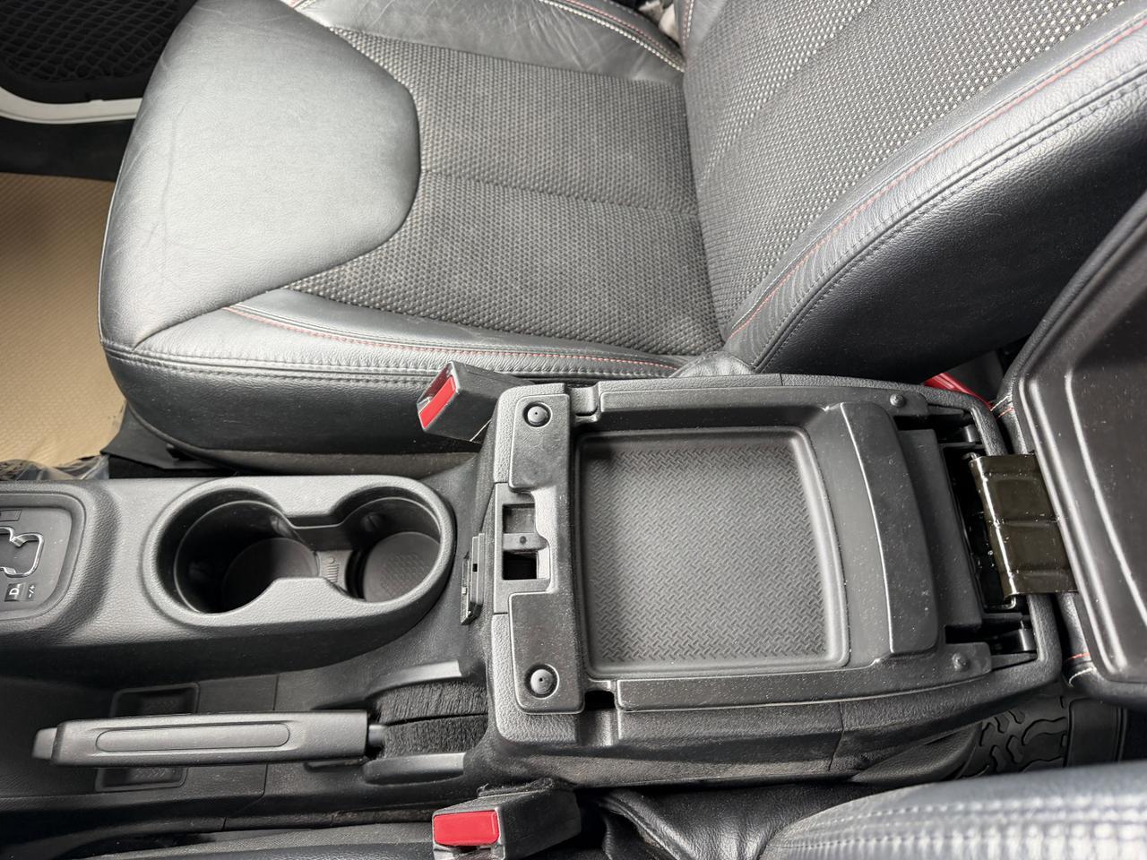 2016 Jeep Wrangler Unlimited 75th Anniversary 4WD V6 | Freedom Hardtop | Remote Start | Heated Seats | Alpine Audio | Towing Redwater AB