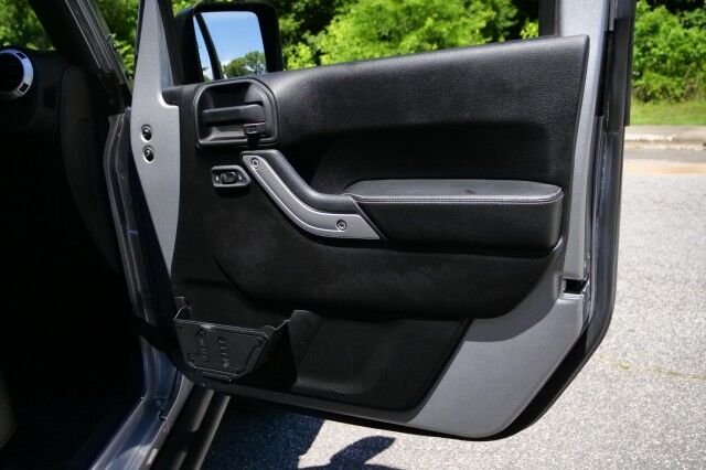2016 Jeep Wrangler Unlimited Rubicon Hard Rock 4X4 / Steel Bumpers / Leather Seats! High Point NC