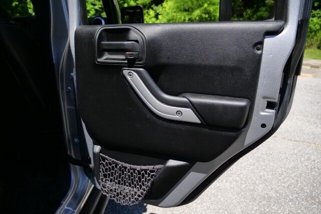 2016 Jeep Wrangler Unlimited Rubicon Hard Rock 4X4 / Steel Bumpers / Leather Seats! High Point NC