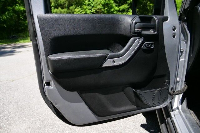 2016 Jeep Wrangler Unlimited Rubicon Hard Rock 4X4 / Steel Bumpers / Leather Seats! High Point NC