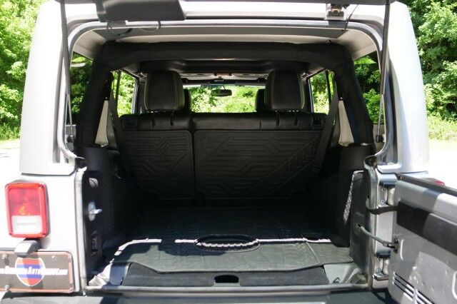 2016 Jeep Wrangler Unlimited Rubicon Hard Rock 4X4 / Steel Bumpers / Leather Seats! High Point NC