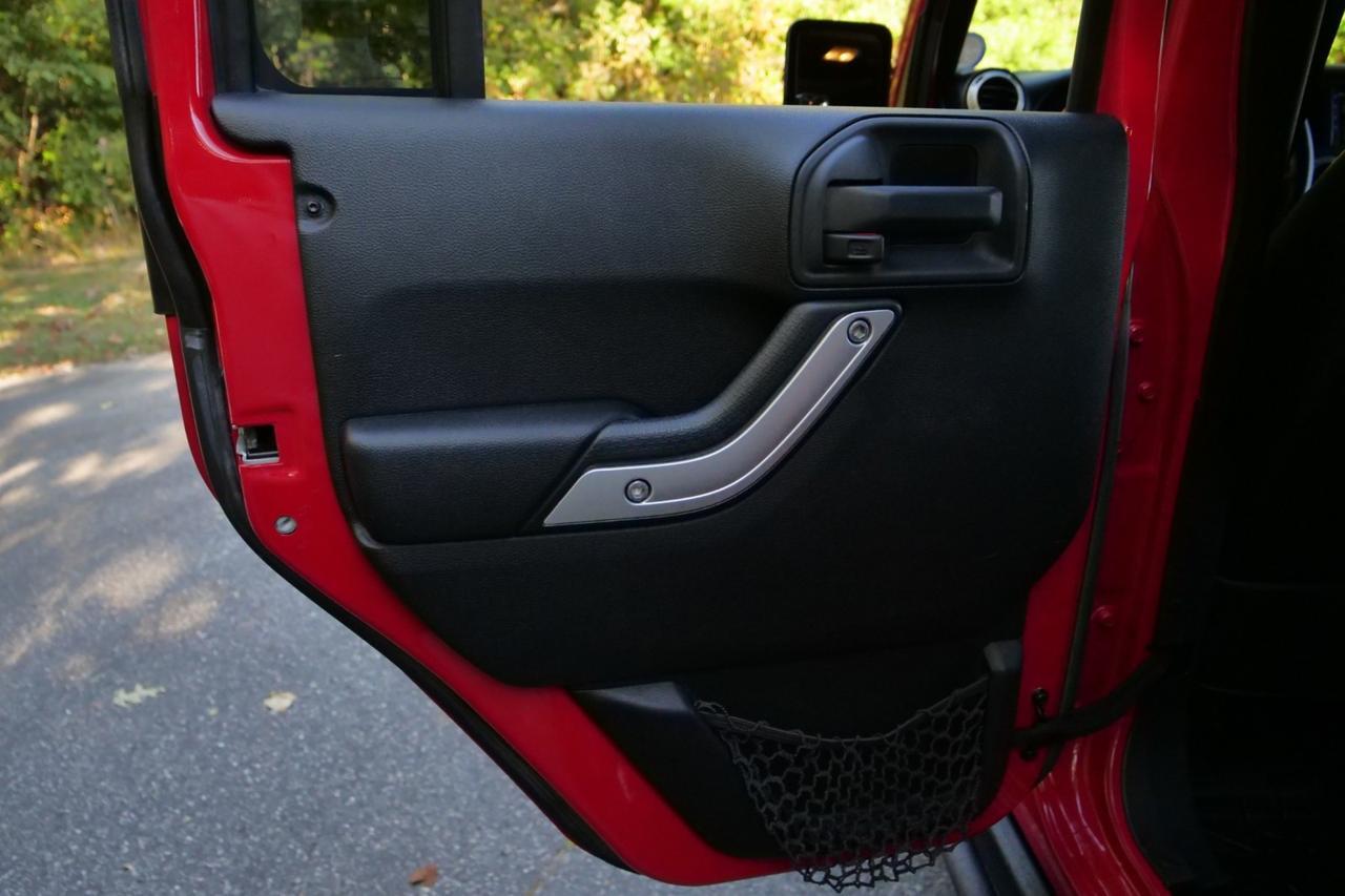 2016 Jeep Wrangler Unlimited Rubicon Hard Rock 4X4 / UPGRADES / Leather Seats High Point NC