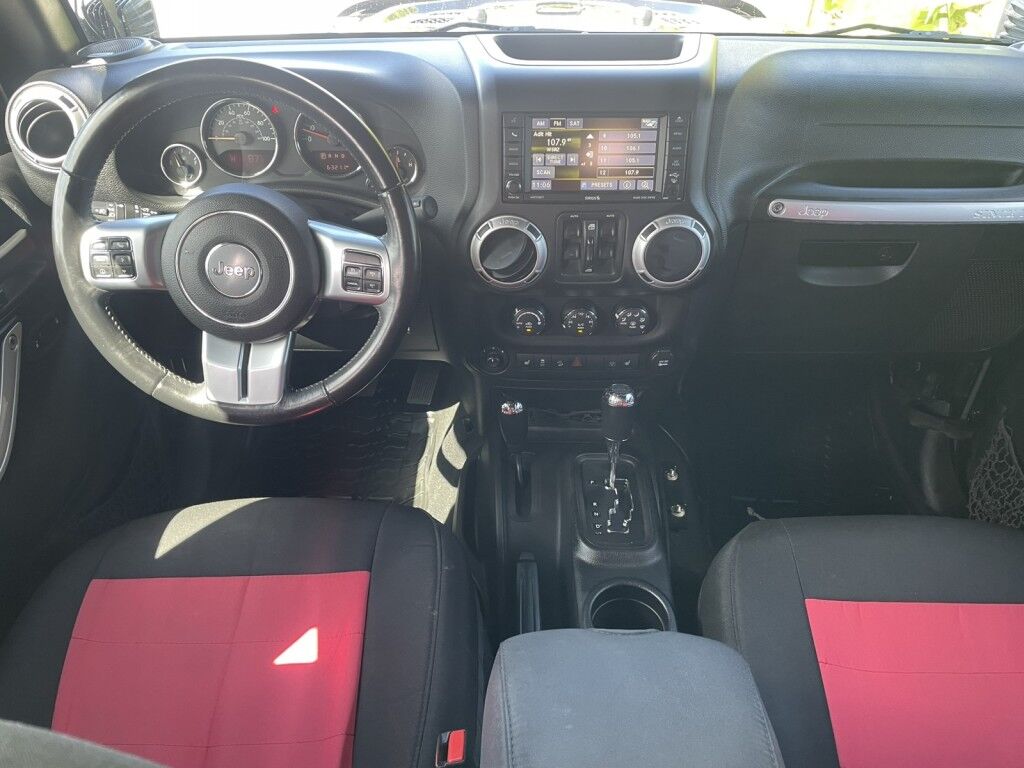 2016 Jeep Wrangler Unlimited Rubicon~LOW MILES~WINCH~LED LIGHTS ALL OVER~4X4~ALLOY SHIFT KNOB~BLUETOOTH~CRUISE CONTROL~FULL SIZE SPARE TIRE~HEATED SEATS~PREMIUM SOUND SYSTEM~REMOTE ENGINE START~REMOVABLE ROOF~TOW HOOKS Sarasota FL