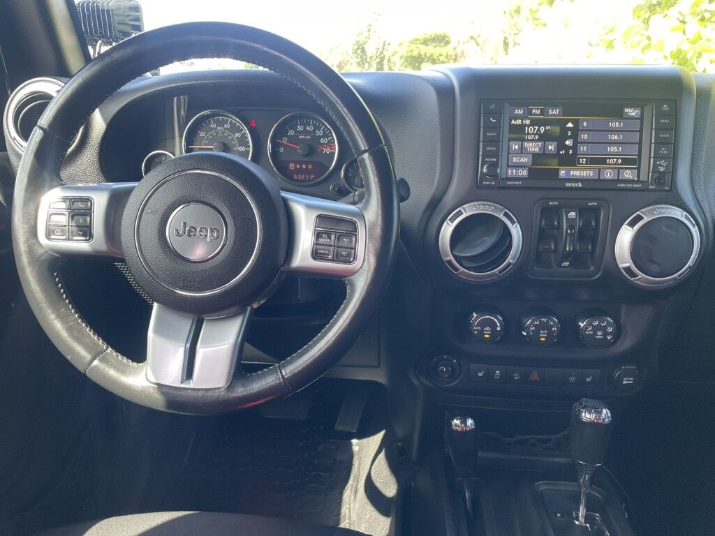 2016 Jeep Wrangler Unlimited Rubicon~LOW MILES~WINCH~LED LIGHTS ALL OVER~4X4~ALLOY SHIFT KNOB~BLUETOOTH~CRUISE CONTROL~FULL SIZE SPARE TIRE~HEATED SEATS~PREMIUM SOUND SYSTEM~REMOTE ENGINE START~REMOVABLE ROOF~TOW HOOKS Sarasota FL