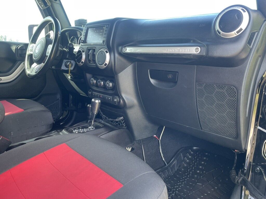 2016 Jeep Wrangler Unlimited Rubicon~LOW MILES~WINCH~LED LIGHTS ALL OVER~4X4~ALLOY SHIFT KNOB~BLUETOOTH~CRUISE CONTROL~FULL SIZE SPARE TIRE~HEATED SEATS~PREMIUM SOUND SYSTEM~REMOTE ENGINE START~REMOVABLE ROOF~TOW HOOKS Sarasota FL