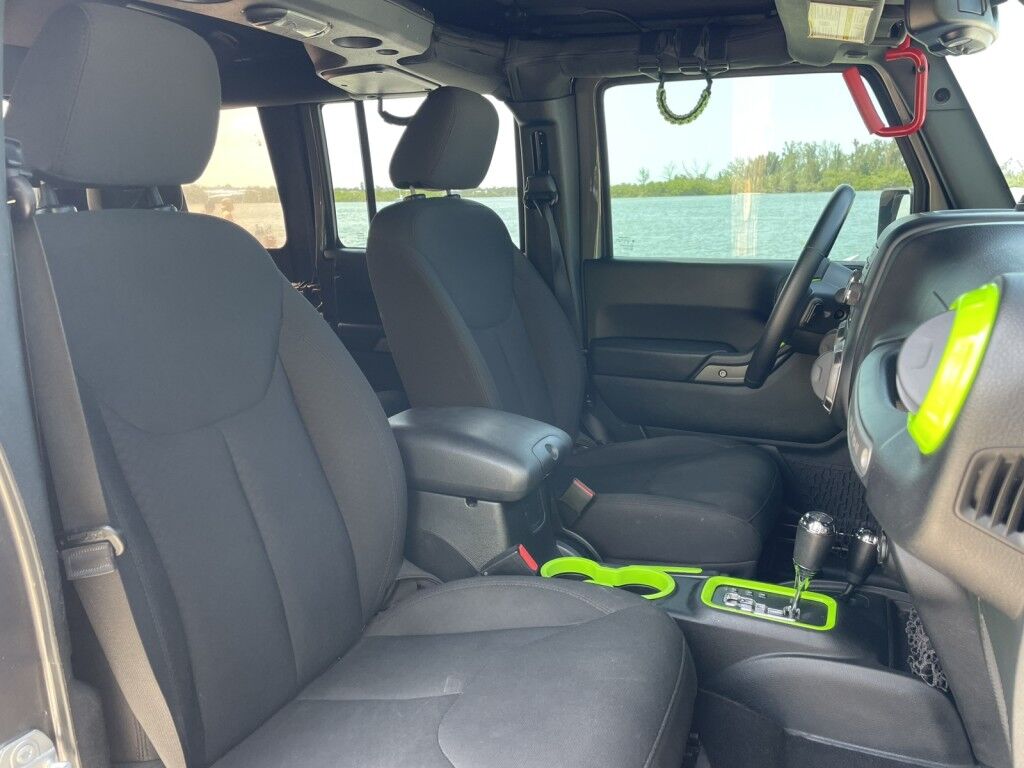 2016 Jeep Wrangler Unlimited SPORT~4X4~CLEAN CARFAX~ONLINE FINANCE AND SHIPPING AVAILABLE!!!! Sarasota FL