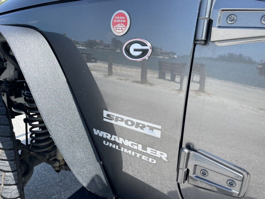 2016 Jeep Wrangler Unlimited SPORT~4X4~CLEAN CARFAX~ONLINE FINANCE AND SHIPPING AVAILABLE!!!! Sarasota FL