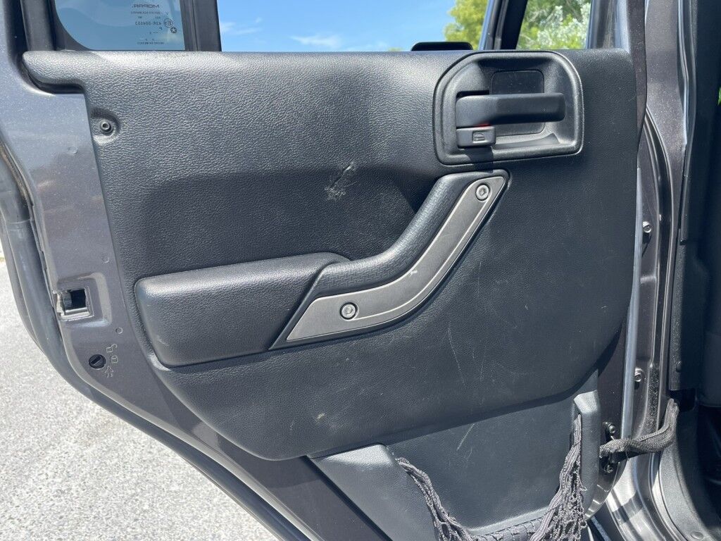 2016 Jeep Wrangler Unlimited SPORT~4X4~CLEAN CARFAX~ONLINE FINANCE AND SHIPPING AVAILABLE!!!! Sarasota FL