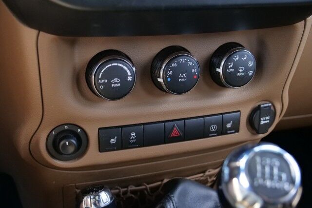 2016 Jeep Wrangler Unlimited Sahara 4X4 / Dual Top / Upgrades / Manual! High Point NC