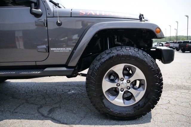 2016 Jeep Wrangler Unlimited Sahara 4X4 / Dual Top / Upgrades / Manual! High Point NC