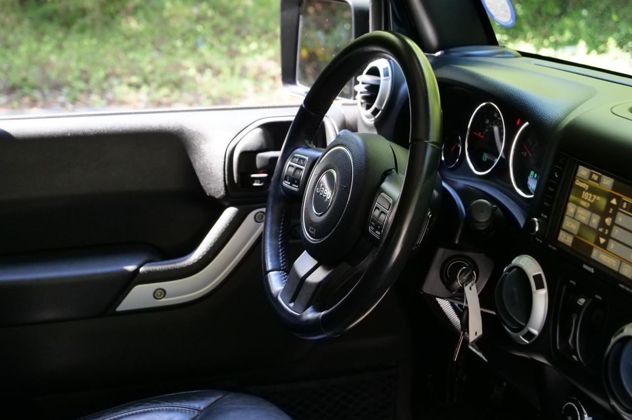 2016 Jeep Wrangler Unlimited Sahara 4X4 / Wheels & Tires / Heated Leather Seats! Lincolnton NC