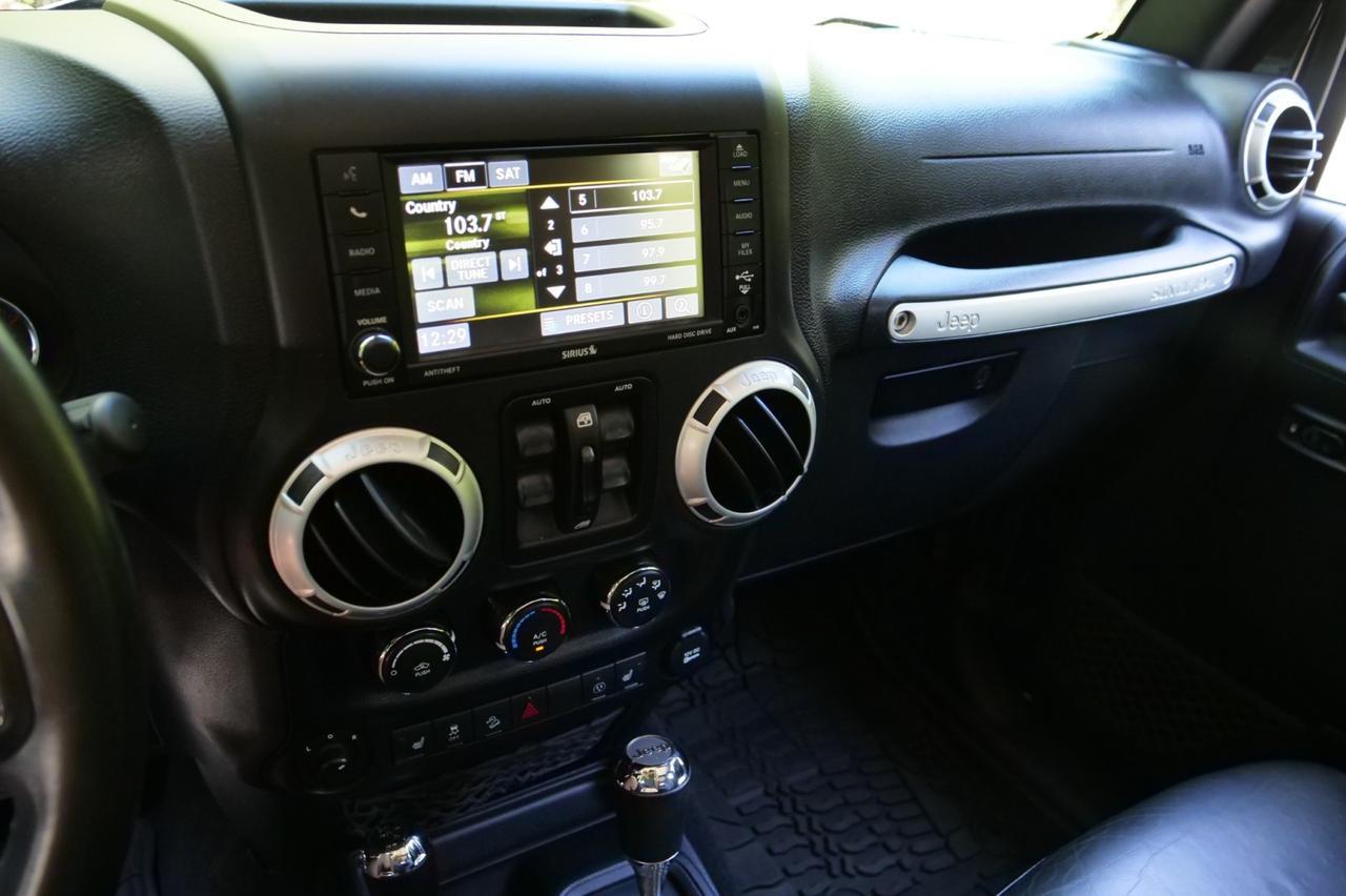 2016 Jeep Wrangler Unlimited Sahara 4X4 / Wheels & Tires / Heated Leather Seats! Lincolnton NC