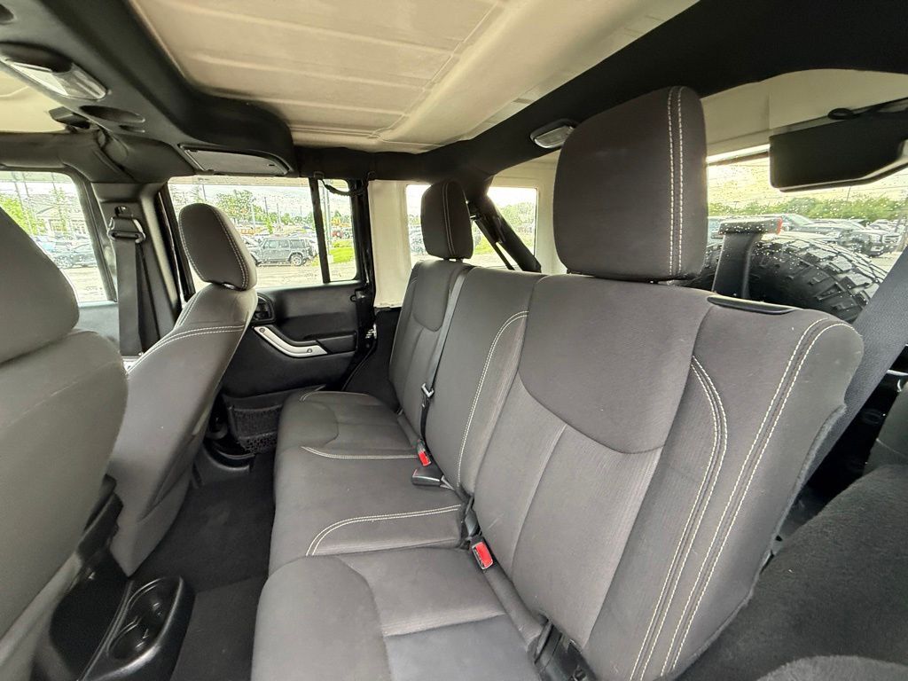 2016 Jeep Wrangler Unlimited Sahara Crestwood KY
