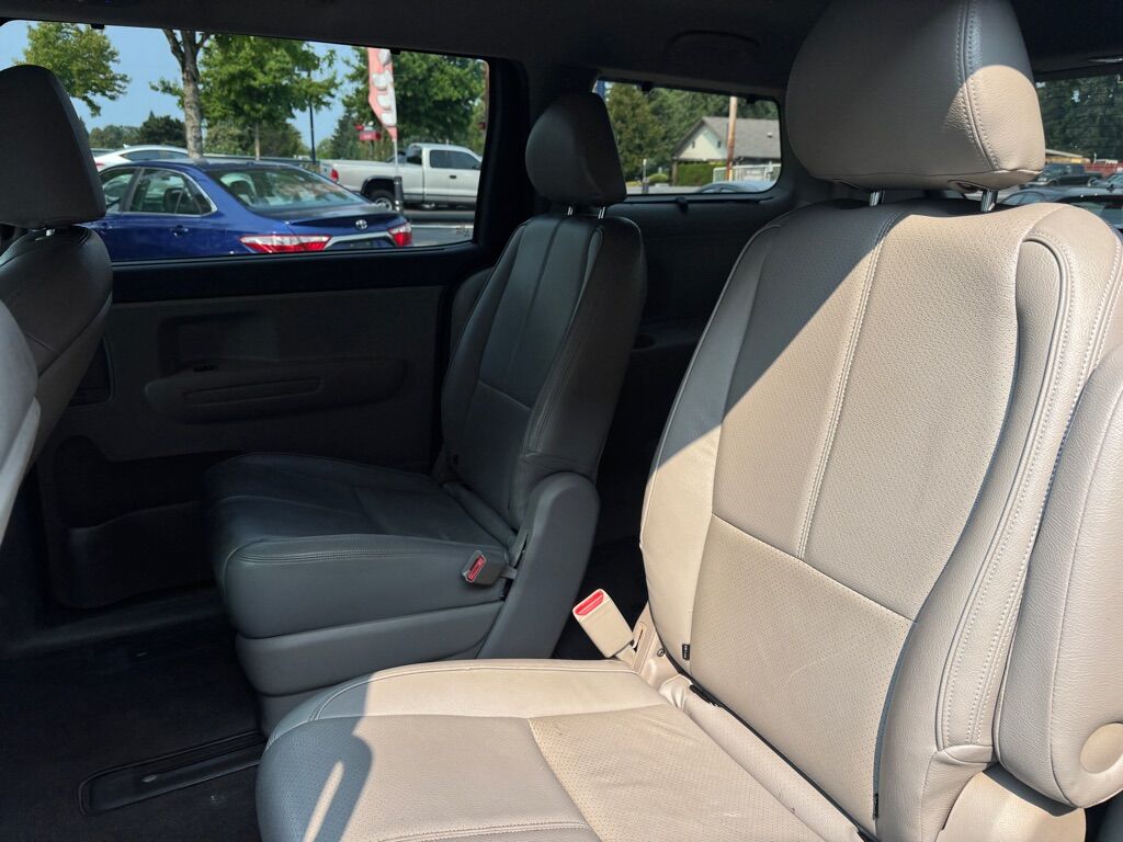2016 KIA SEDONA LX Des Moines WA