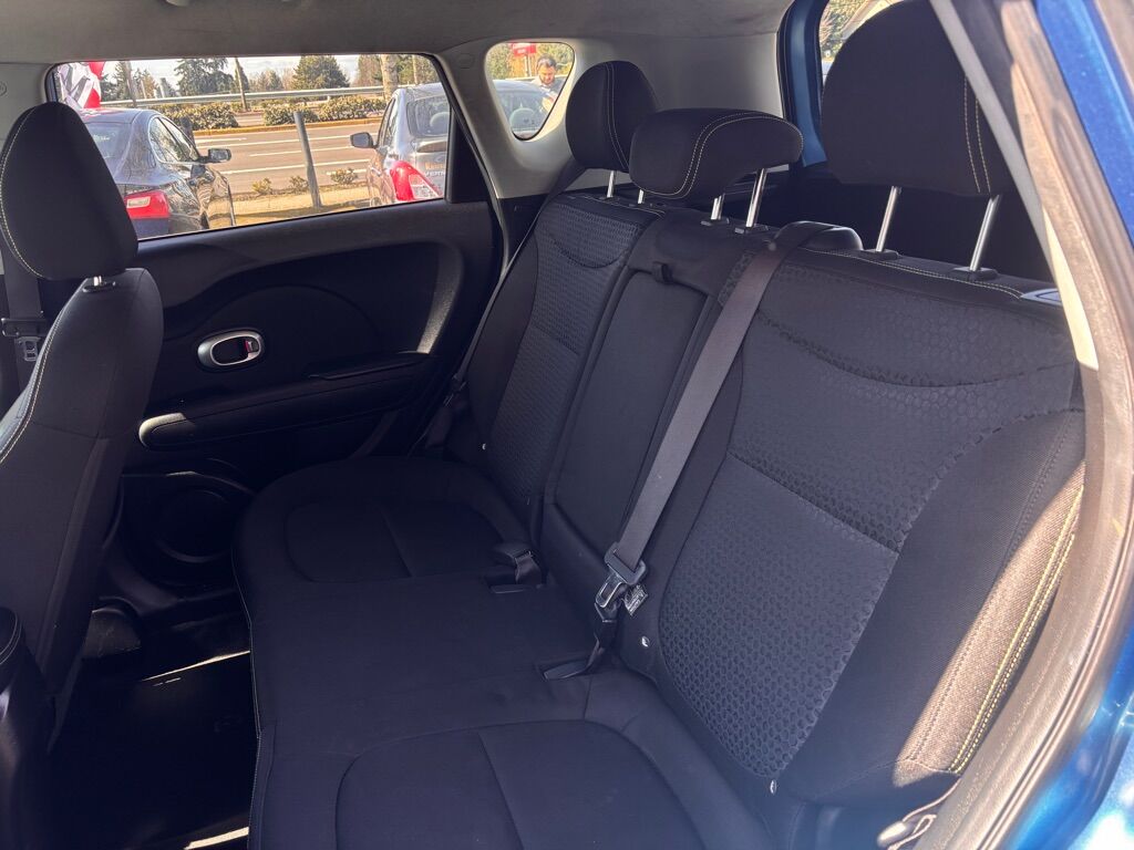 2016 KIA SOUL + Des Moines WA