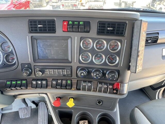 2016 Kenworth T880 Jerr-Dan 35 Ton Integrate Heavy Duty Wrecker Truck Tampa FL