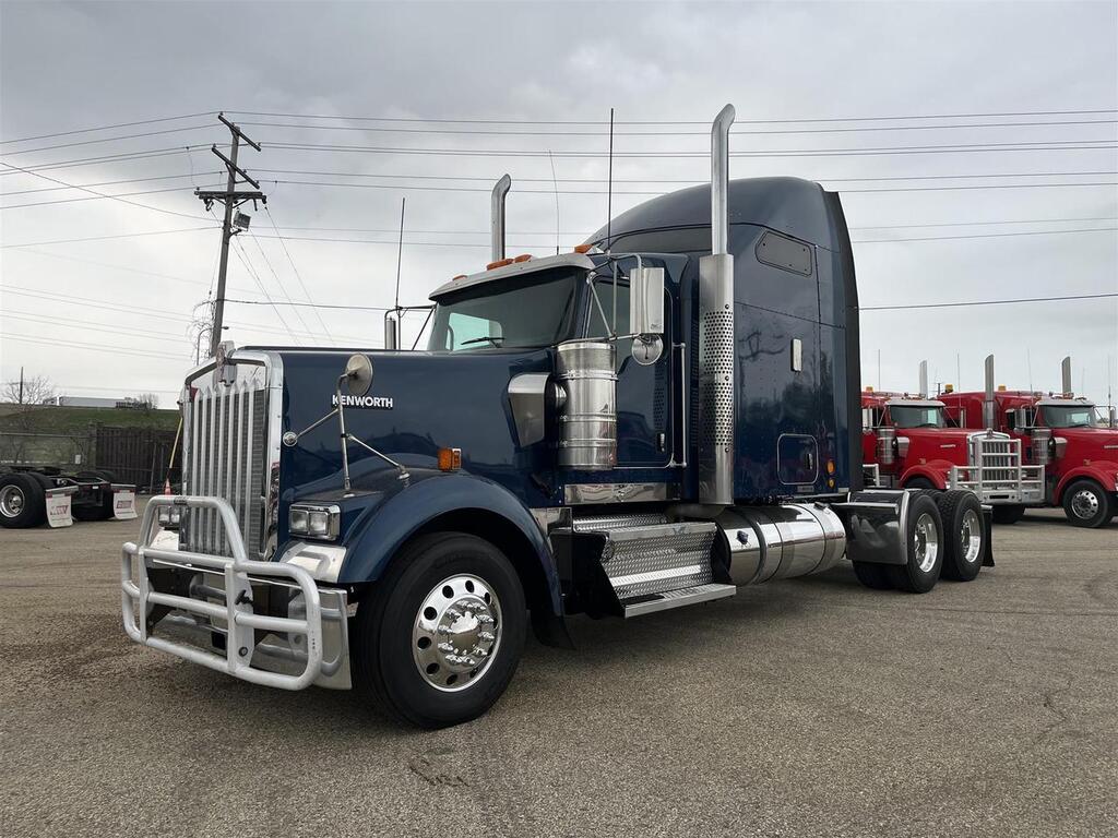 2016 Kenworth W900L 72 2016 Kenworth W900L 72