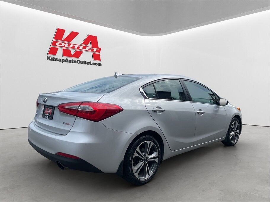 2016 Kia Forte EX Sedan 4D