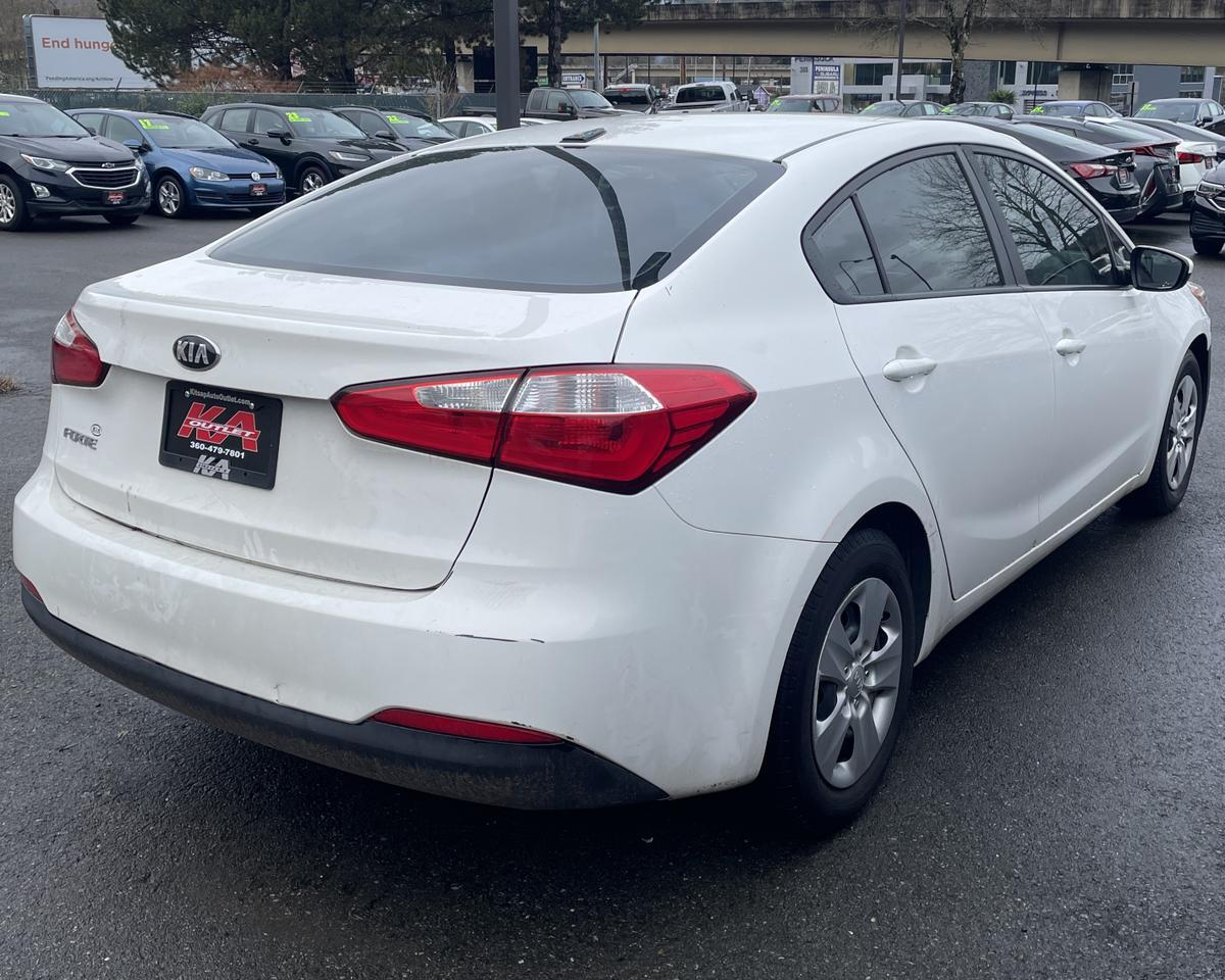 2016 Kia Forte LX Sedan 4D