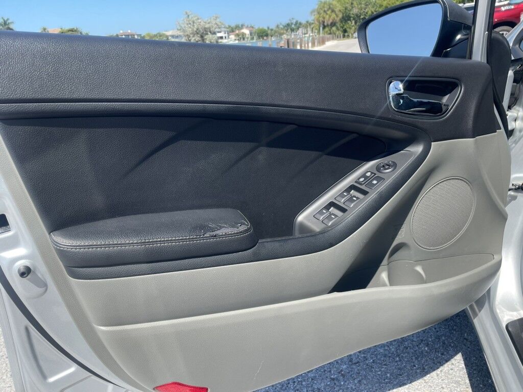 2016 Kia Forte LX~CLEAN CAR-FAX~REARVIEW CAMERA Sarasota FL
