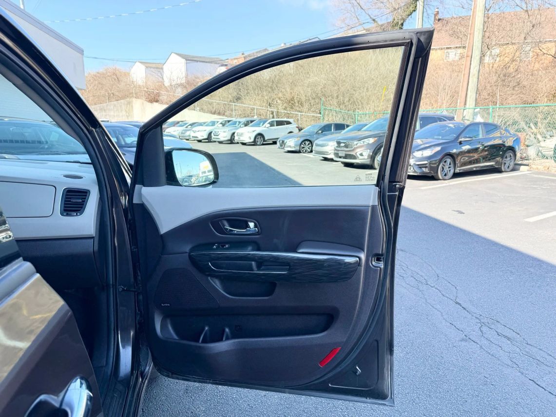 2016 Kia Sedona SX Limited Minivan 4D Cincinnati OH