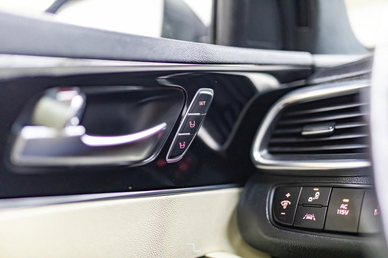 2016 Kia Sorento AWD SX Leather Roof Nav BCam Red Deer AB