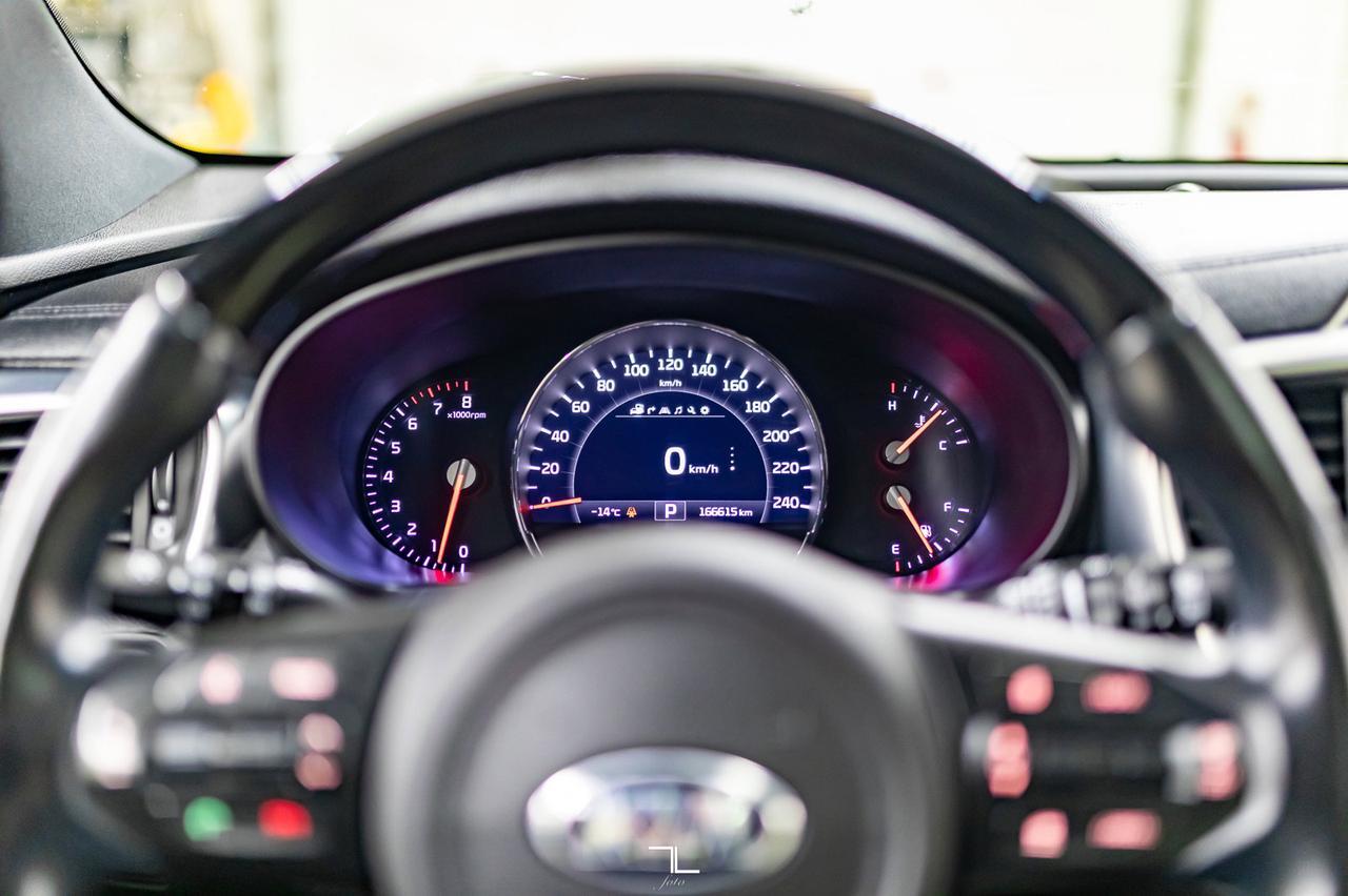 2016 Kia Sorento AWD SX Leather Roof Nav BCam Red Deer AB