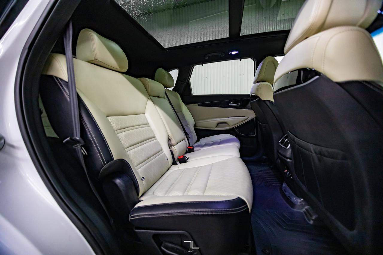 2016 Kia Sorento AWD SX Leather Roof Nav BCam Red Deer AB