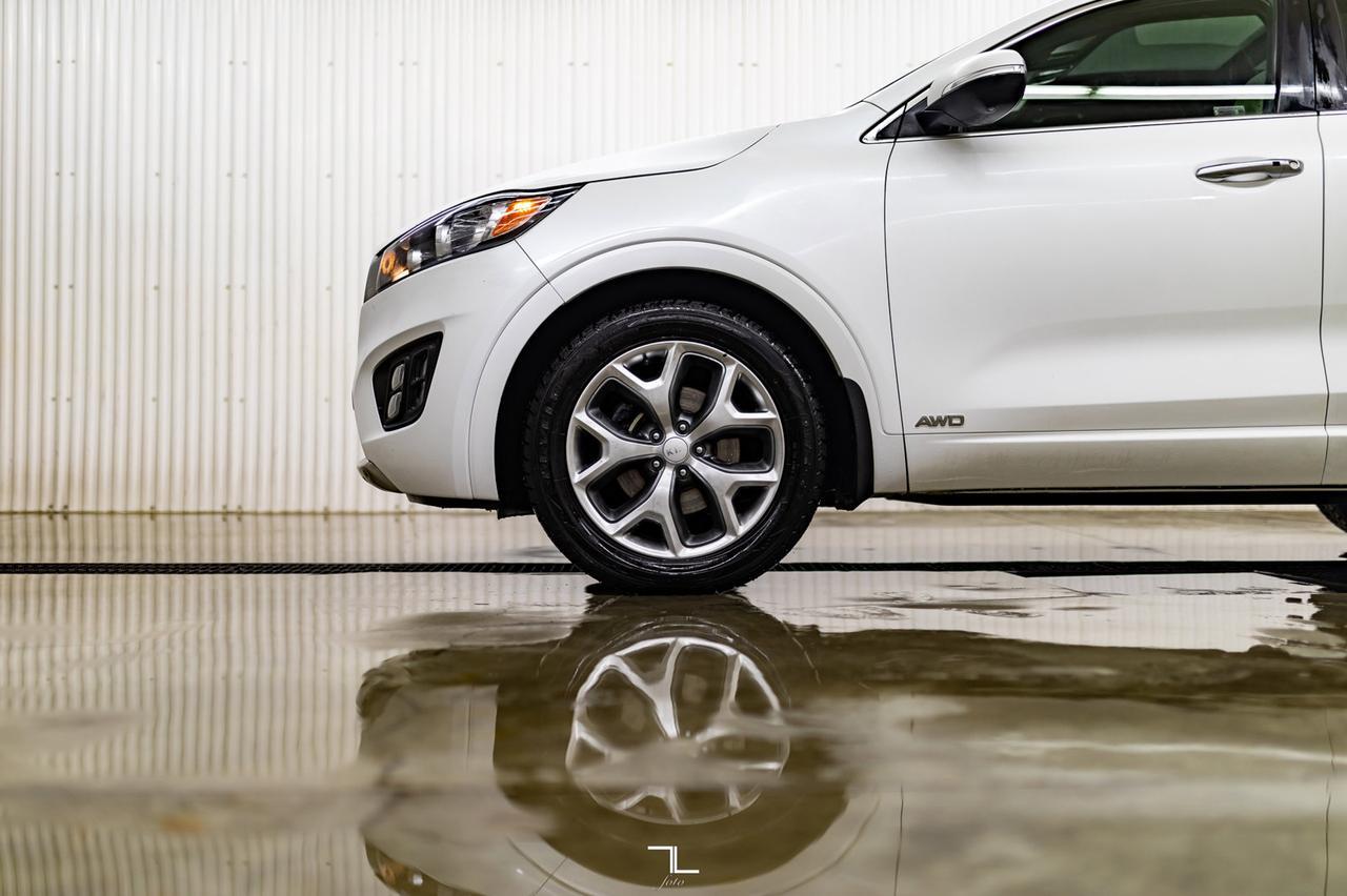 2016 Kia Sorento AWD SX Leather Roof Nav BCam Red Deer AB