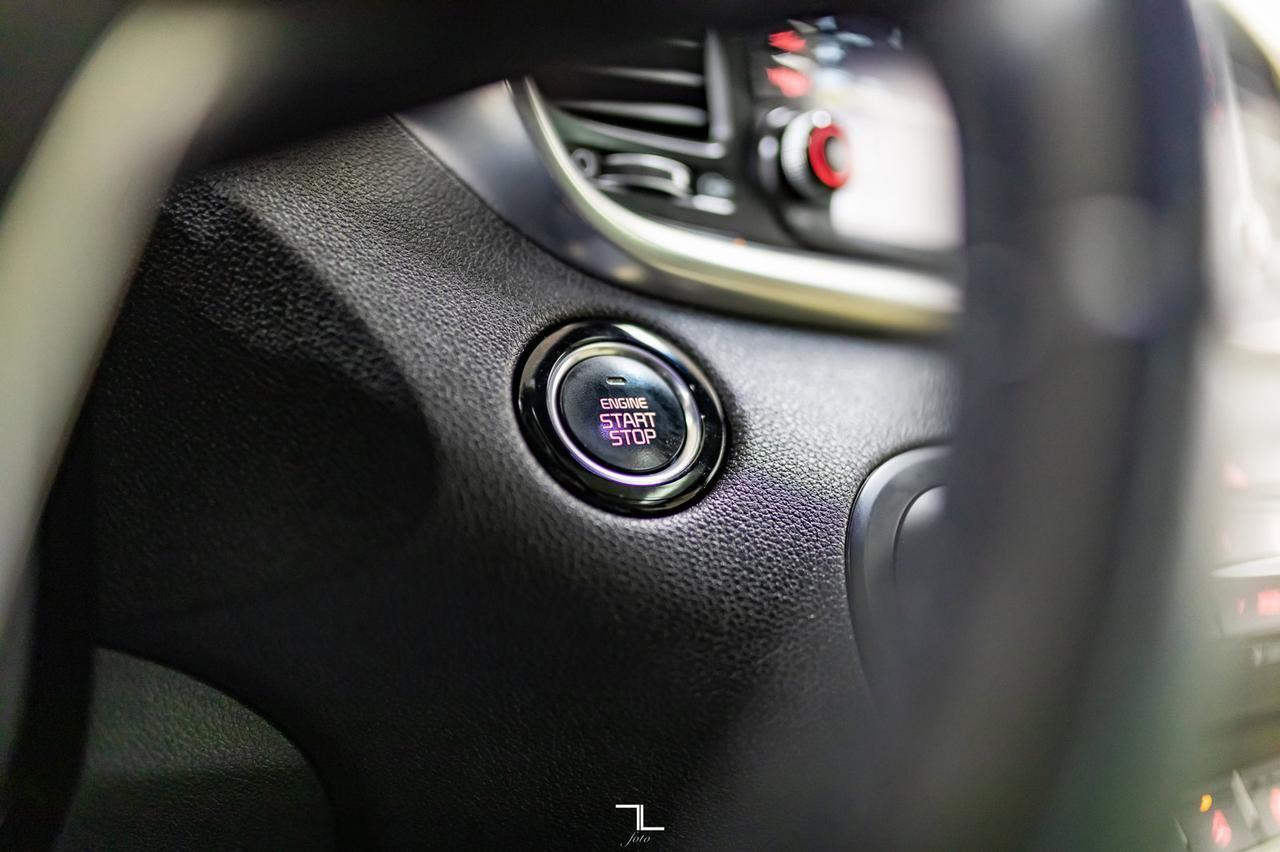 2016 Kia Sorento AWD SX Leather Roof Nav BCam Red Deer AB