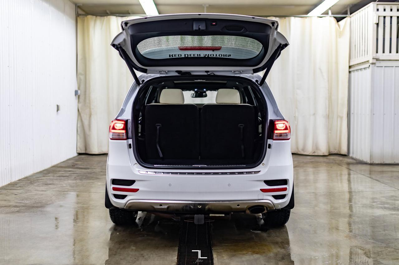 2016 Kia Sorento AWD SX Leather Roof Nav BCam Red Deer AB