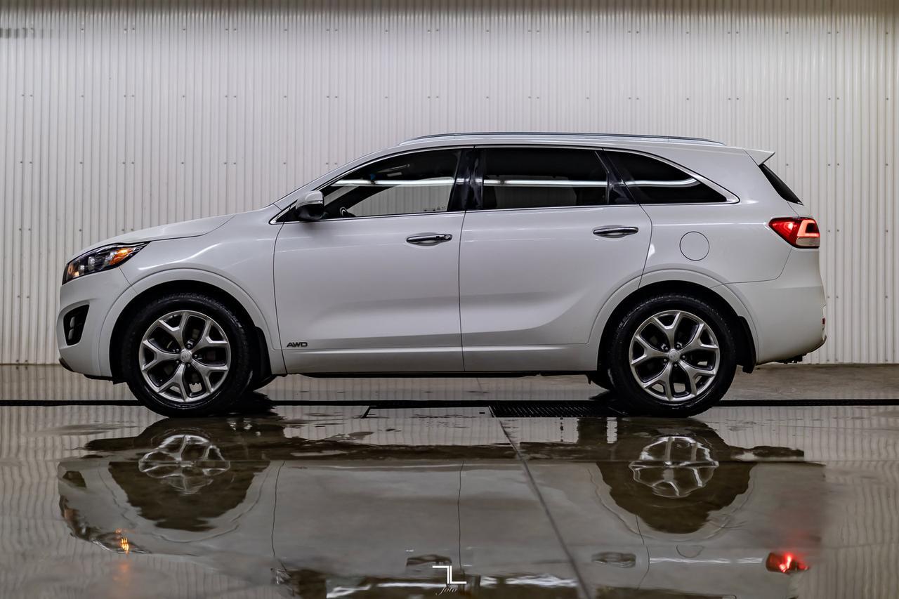 2016 Kia Sorento AWD SX Leather Roof Nav BCam Red Deer AB