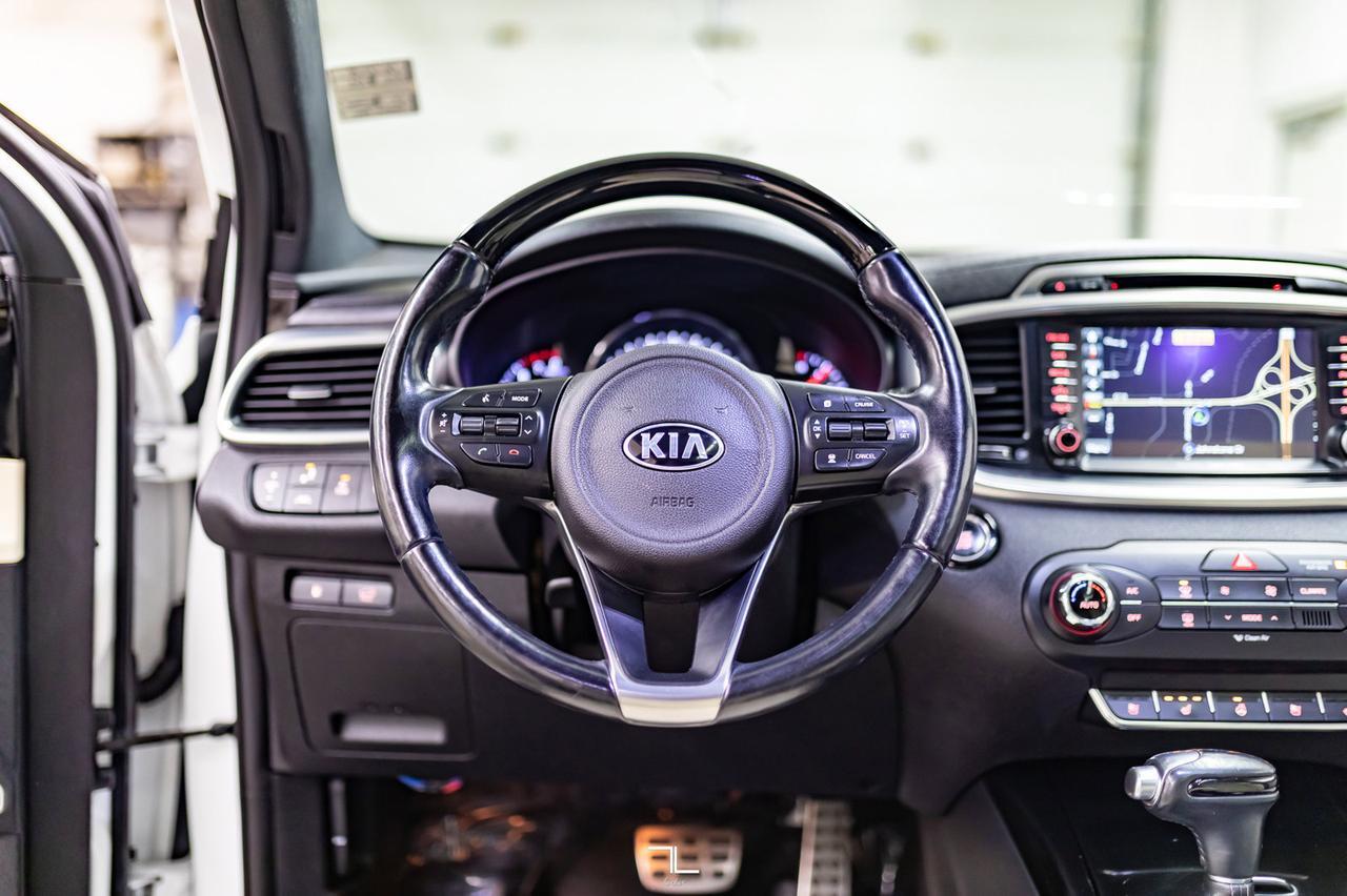 2016 Kia Sorento AWD SX Leather Roof Nav BCam Red Deer AB