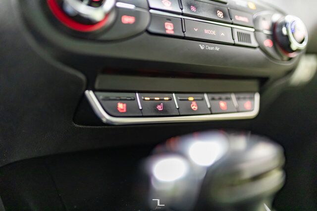 2016 Kia Sorento AWD SX Leather Roof Nav BCam Red Deer AB