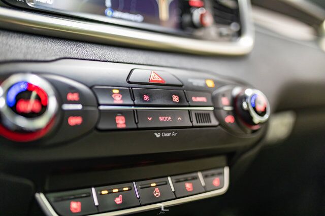 2016 Kia Sorento AWD SX Leather Roof Nav BCam Red Deer AB