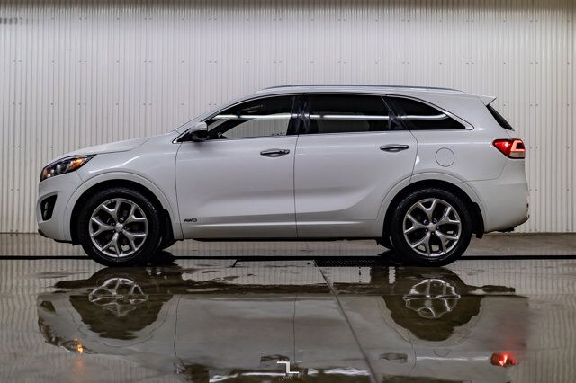 2016 Kia Sorento AWD SX Leather Roof Nav BCam Red Deer AB